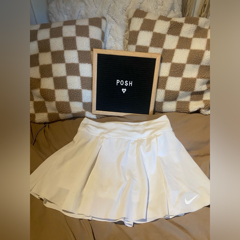 🌼 Nike tennis skirt 3 for $15